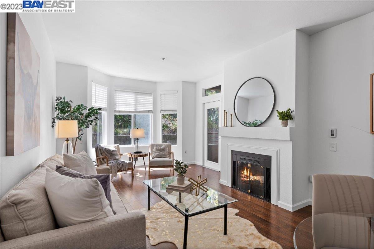 320 Caldecott Ln Unit: 120