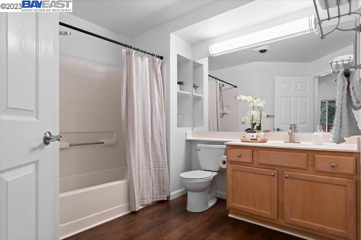 320 Caldecott Ln Unit: 120