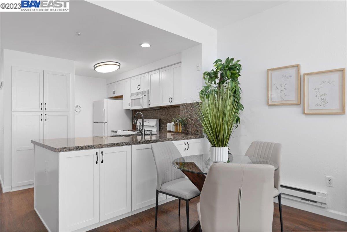 320 Caldecott Ln Unit: 120