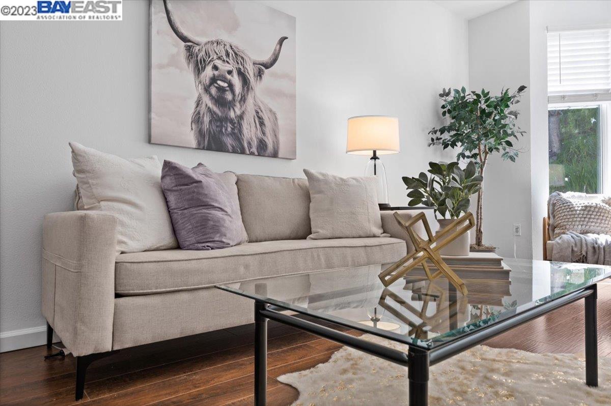 320 Caldecott Ln Unit: 120