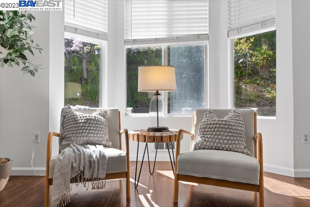 320 Caldecott Ln Unit: 120