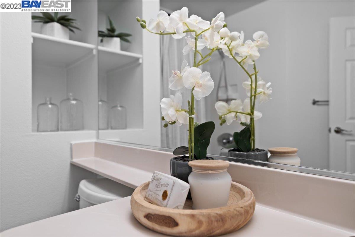 320 Caldecott Ln Unit: 120