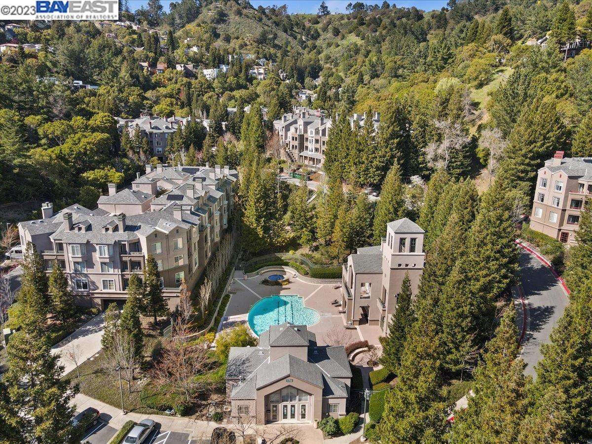 320 Caldecott Ln Unit: 120