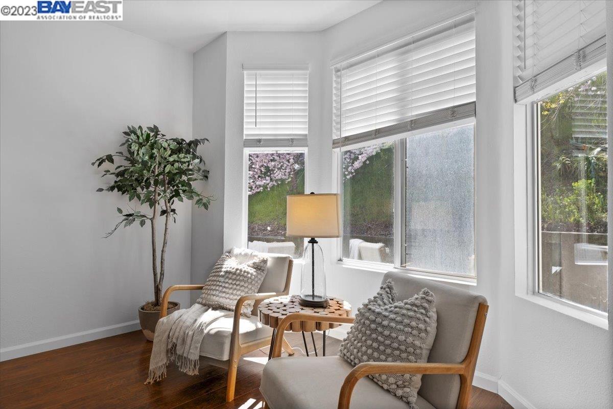 320 Caldecott Ln Unit: 120