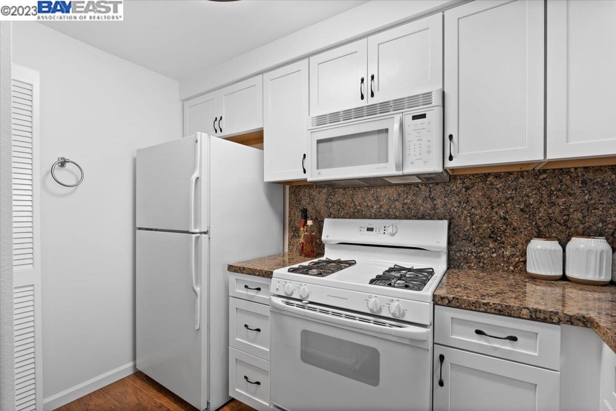 320 Caldecott Ln Unit: 120