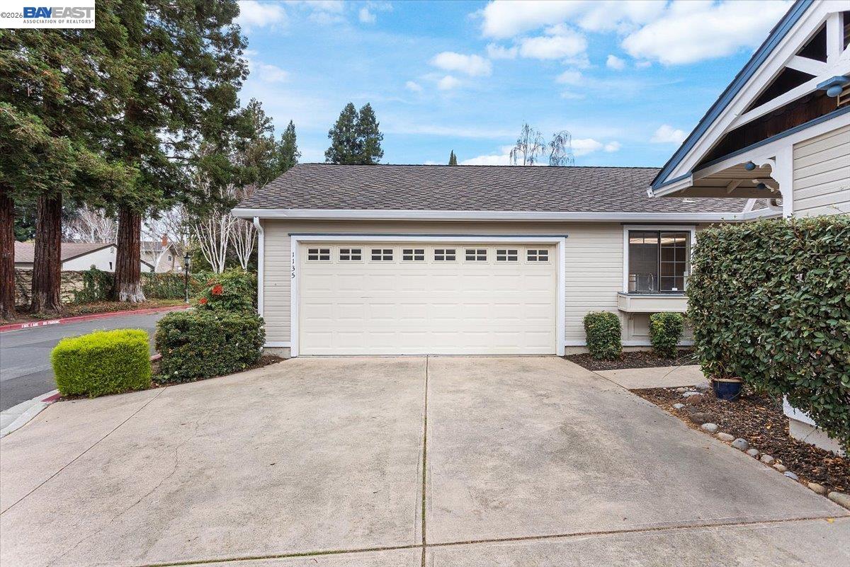 1135 Tiffany Lane