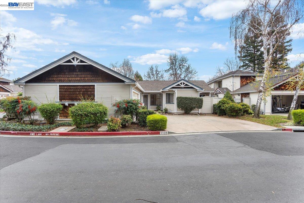 1135 Tiffany Lane