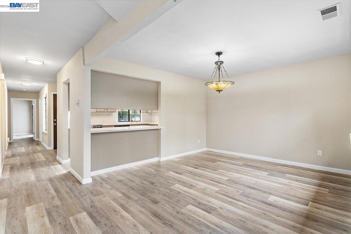 1135 Tiffany Lane