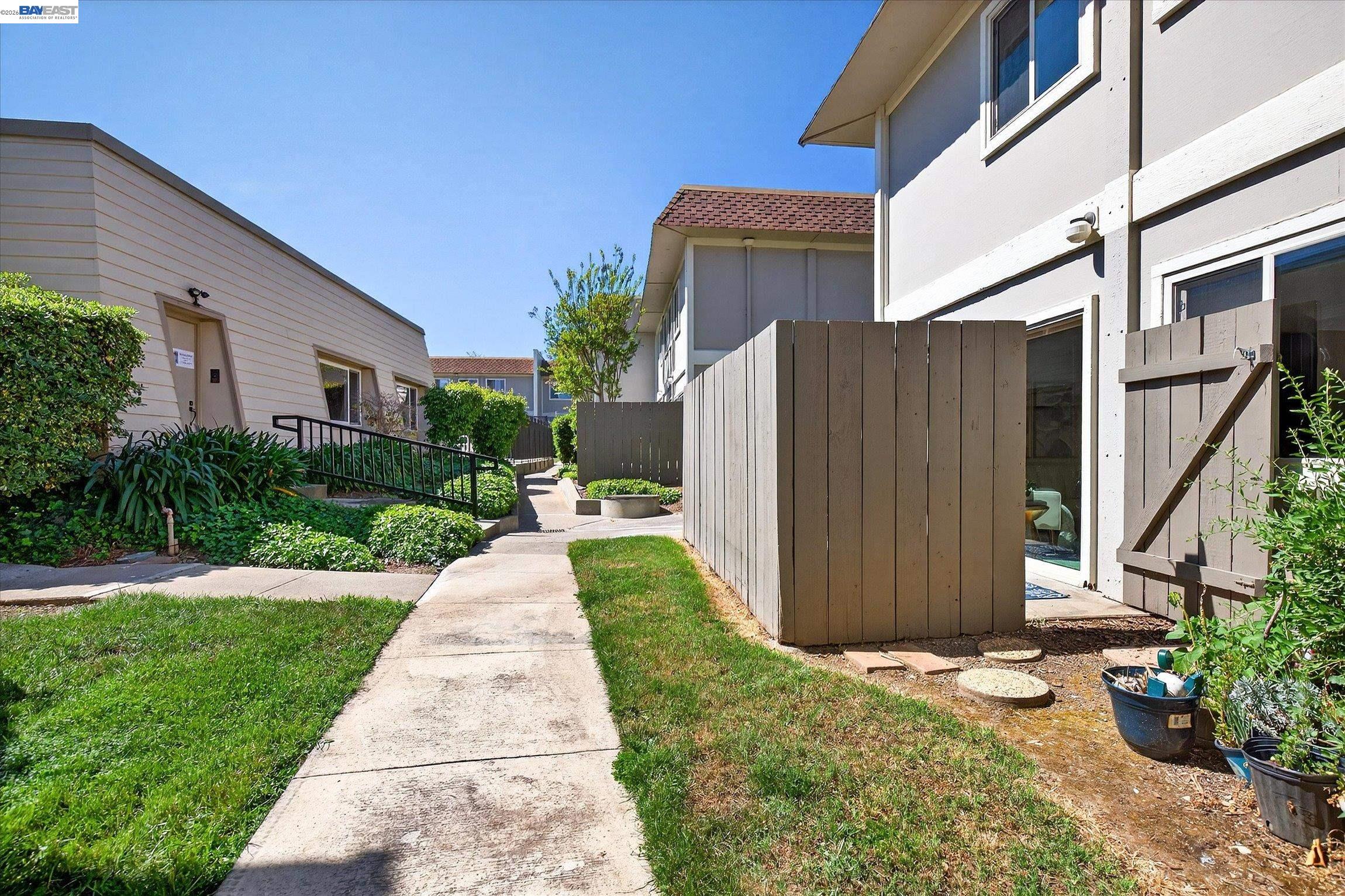 530 La Conner Dr # 14