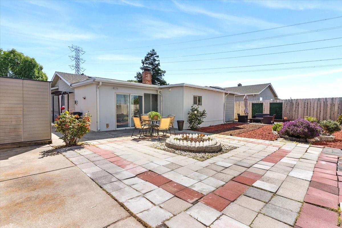 850 Birchwood Drive