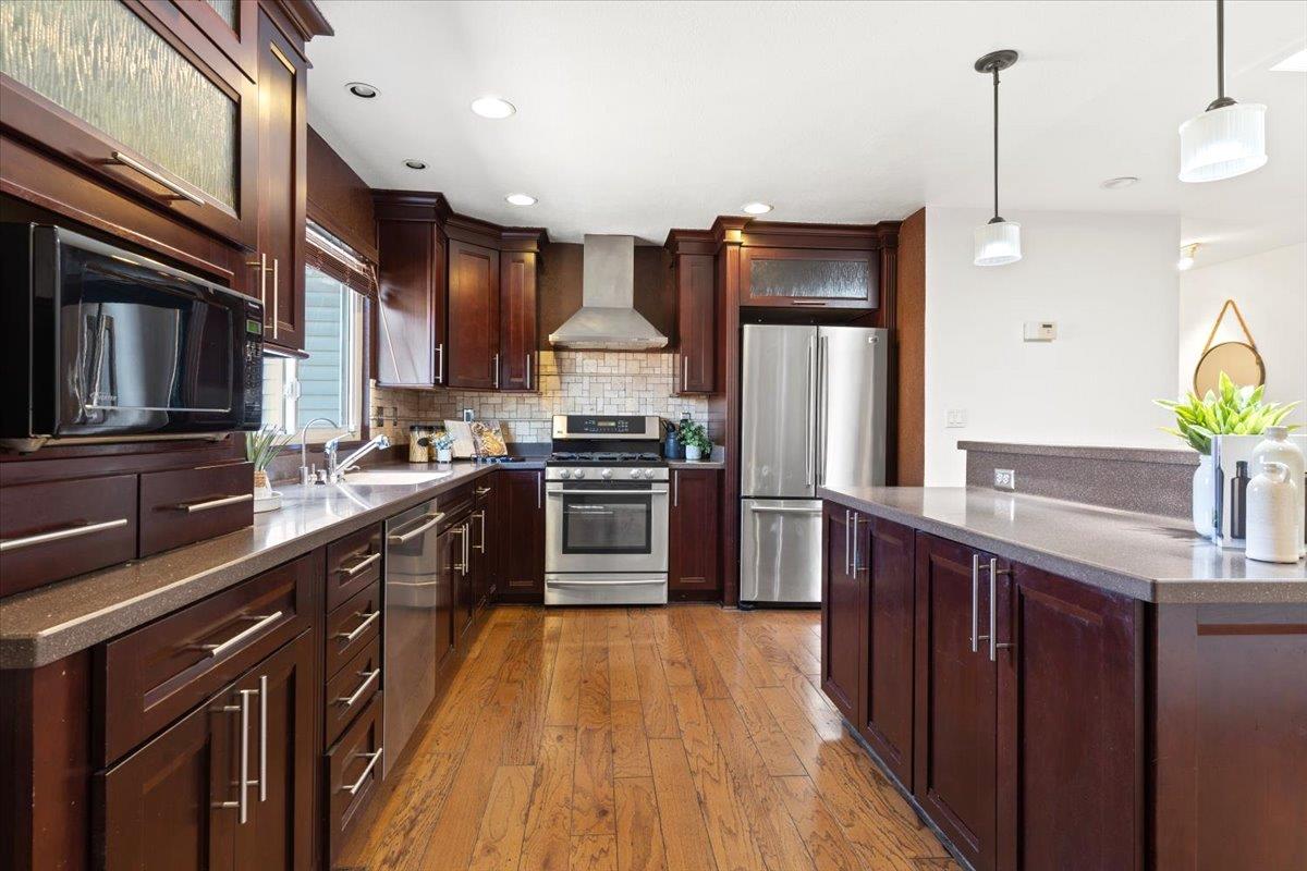 850 Birchwood Drive