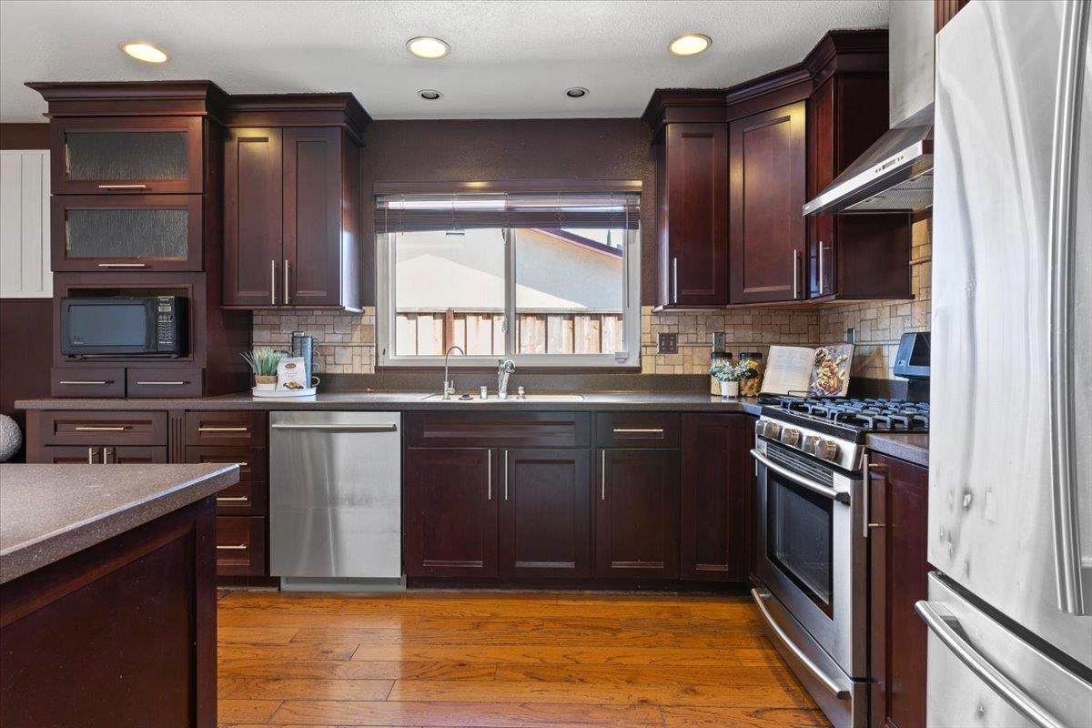 850 Birchwood Drive
