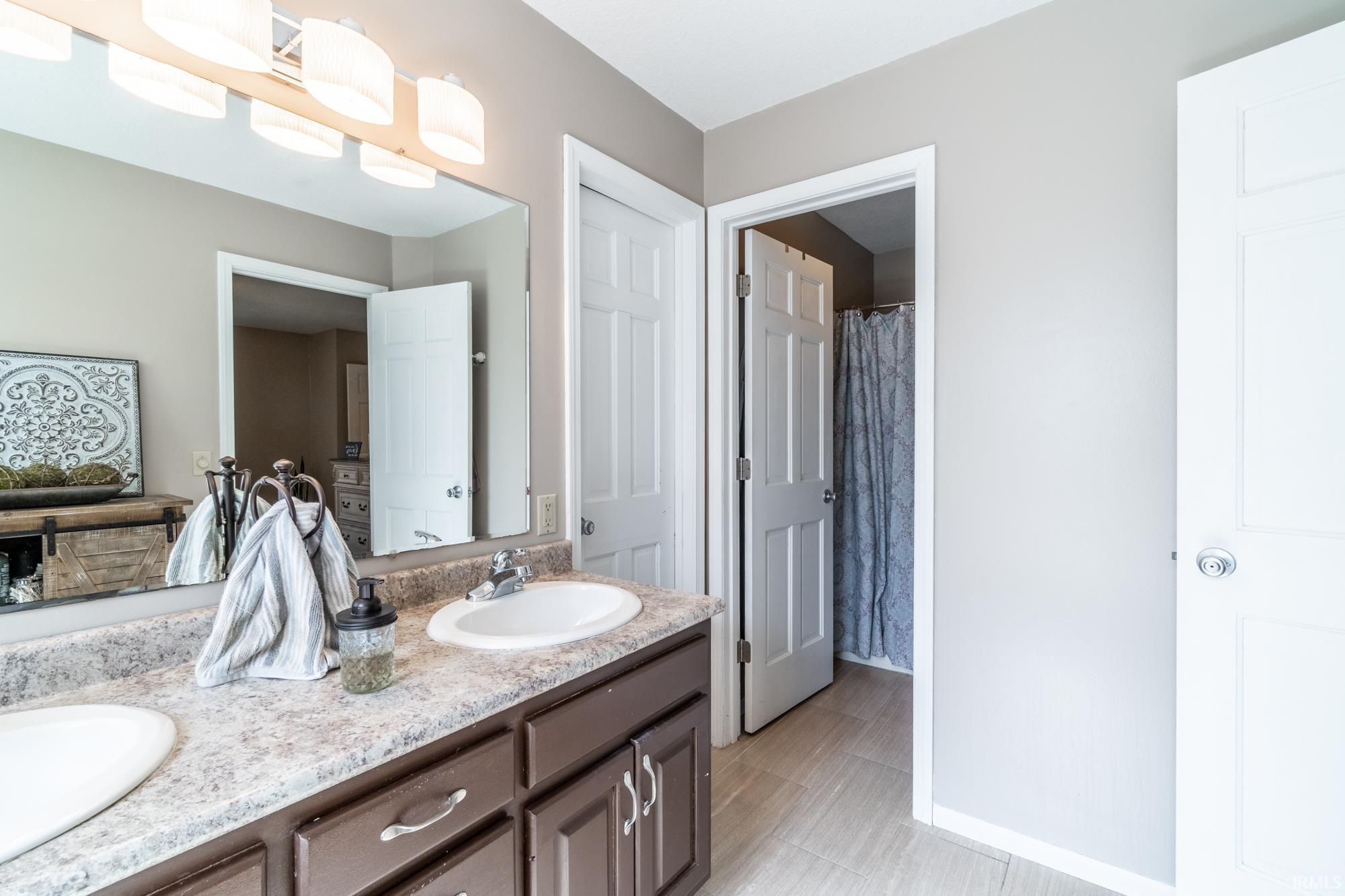 902 Hemingford Court