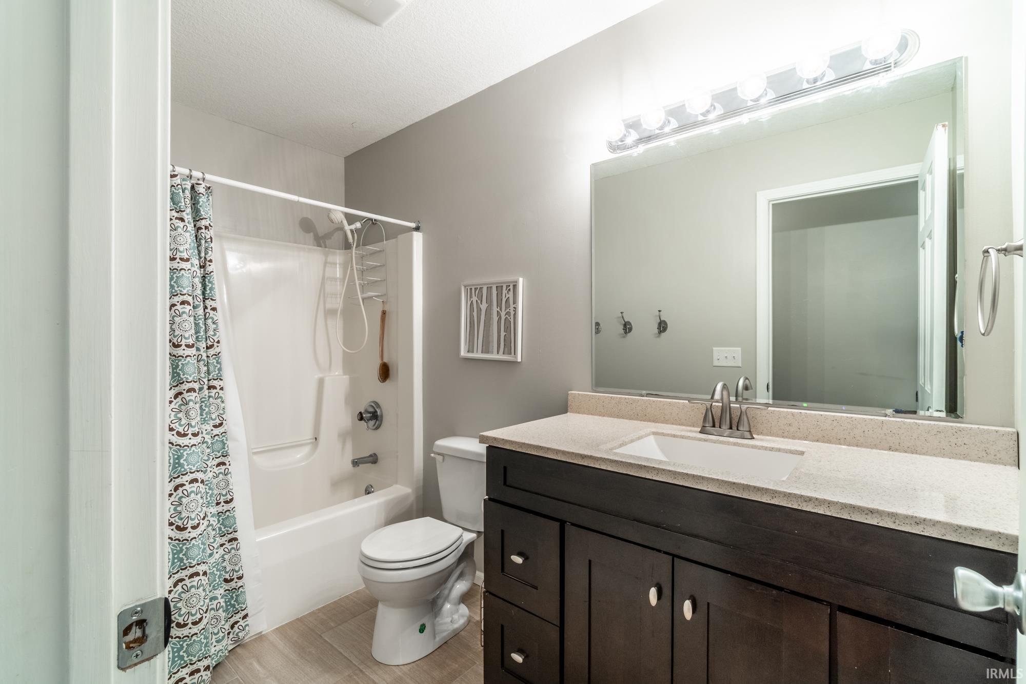 902 Hemingford Court