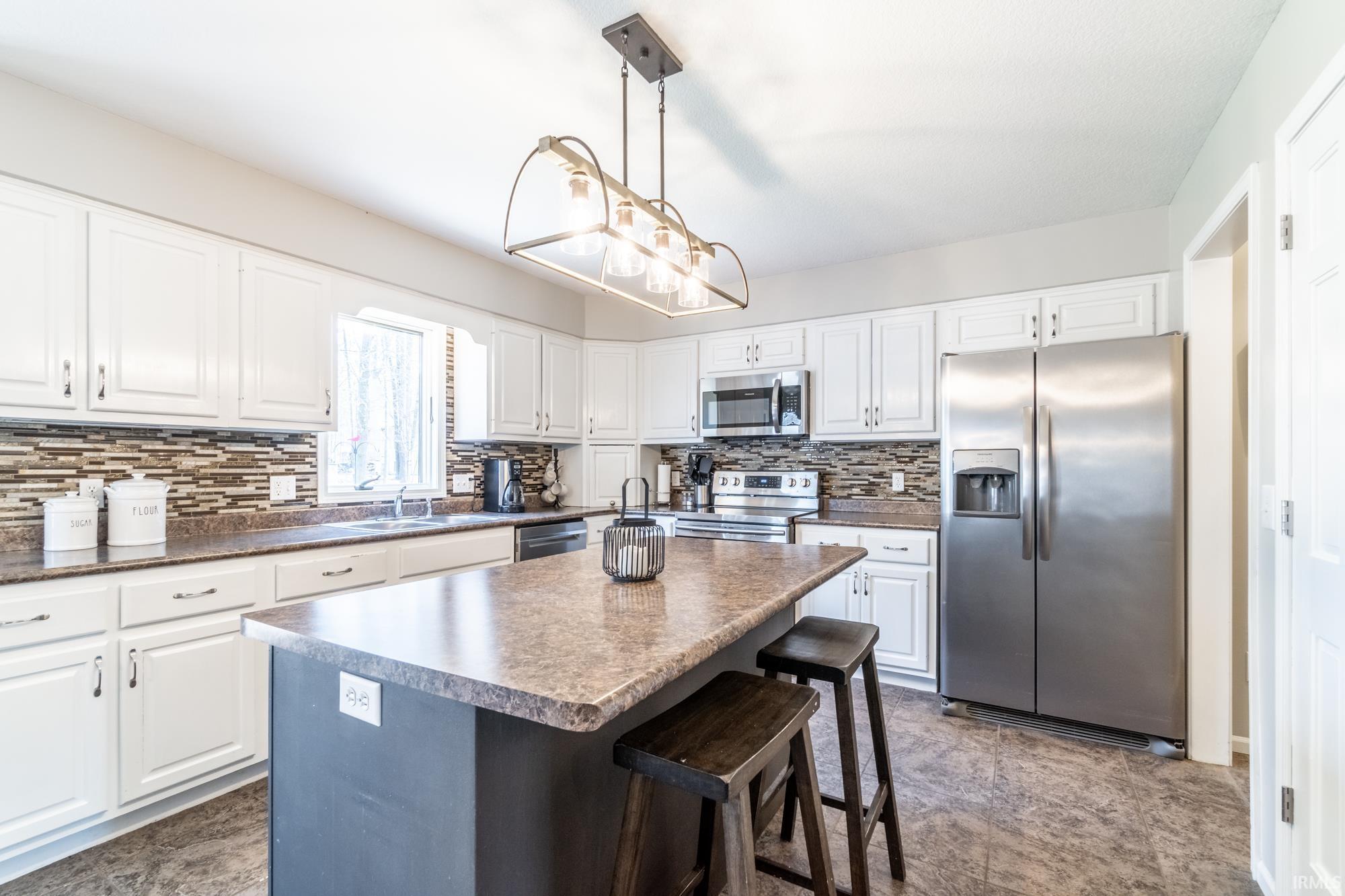 902 Hemingford Court