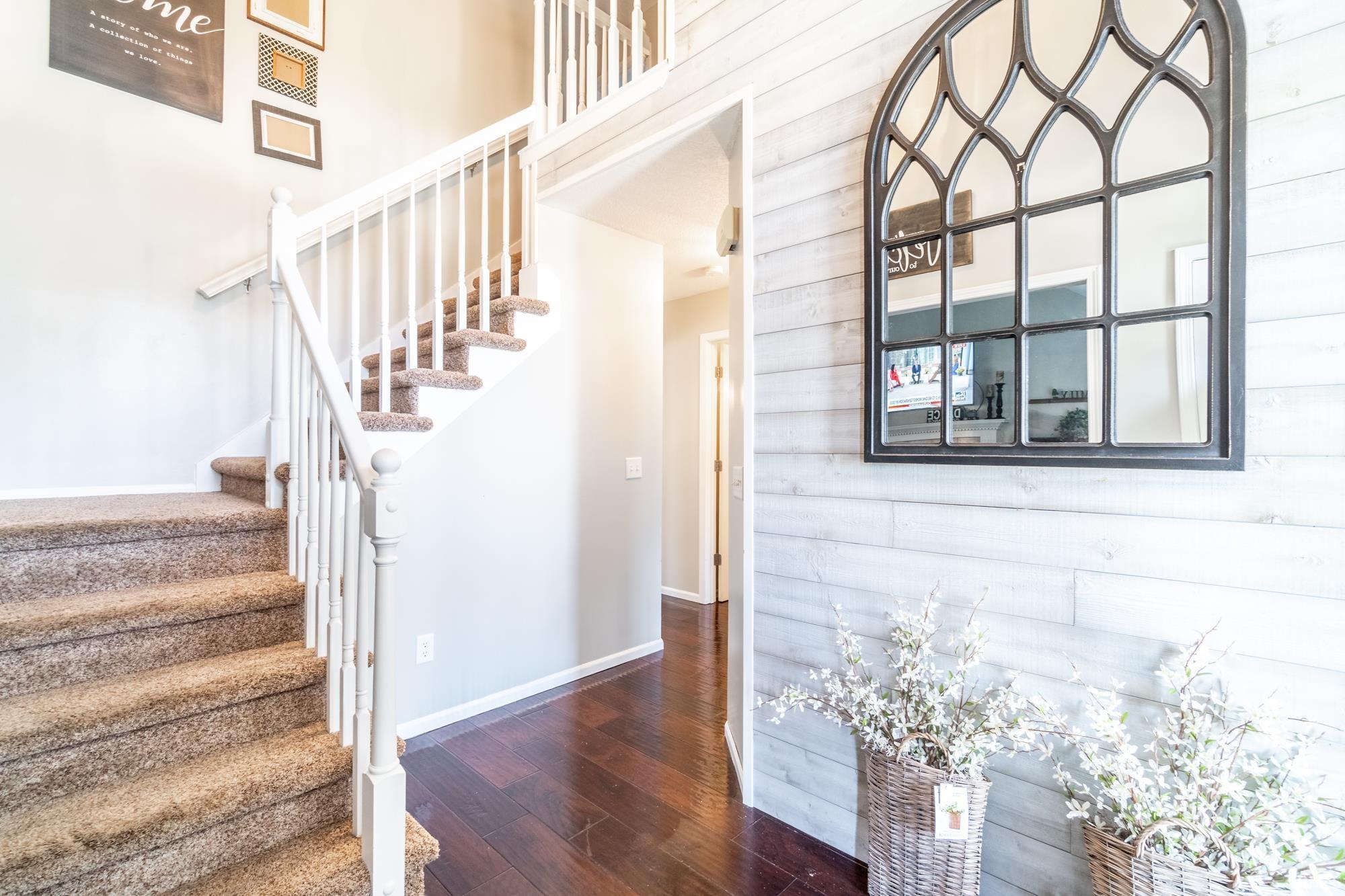 902 Hemingford Court