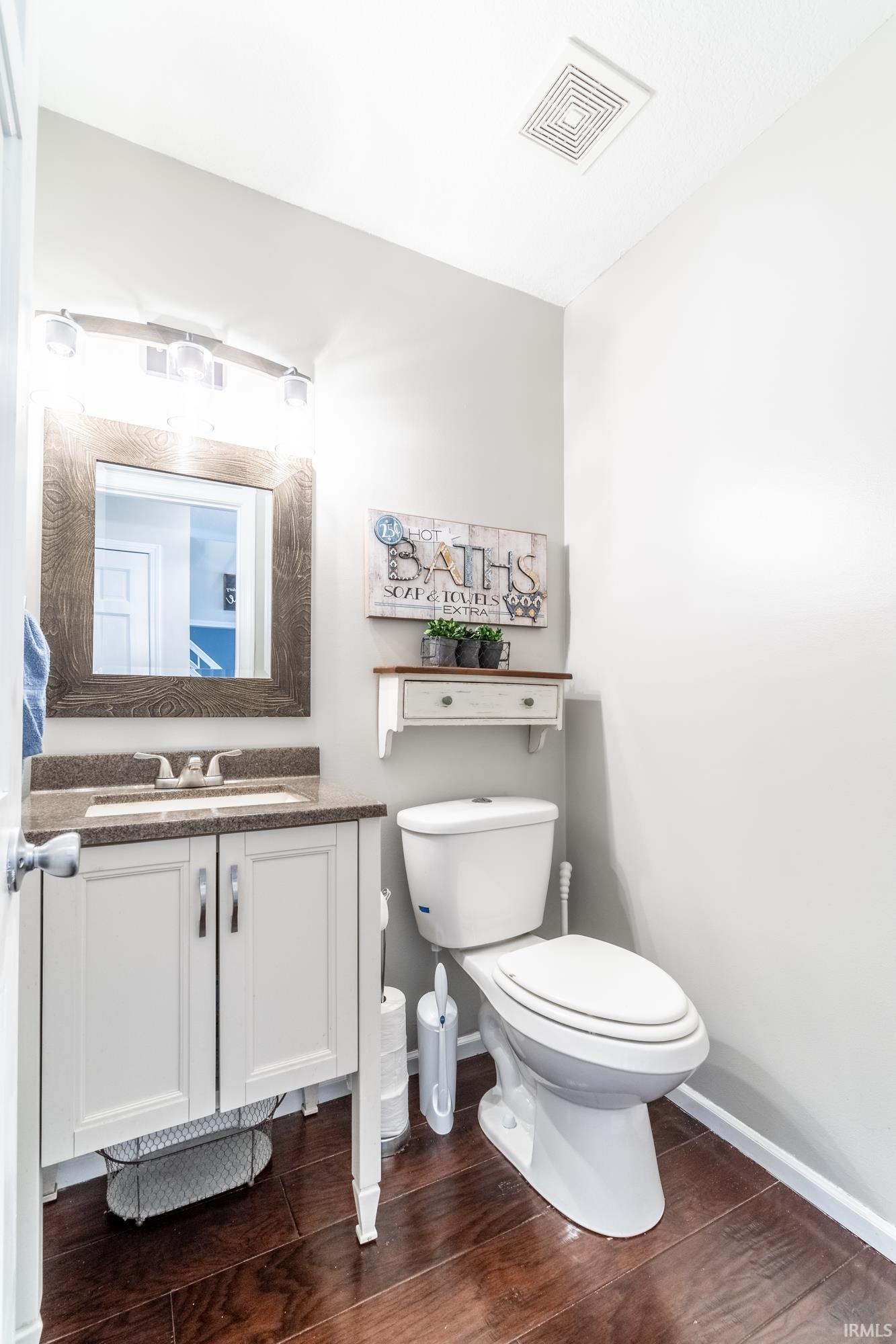 902 Hemingford Court