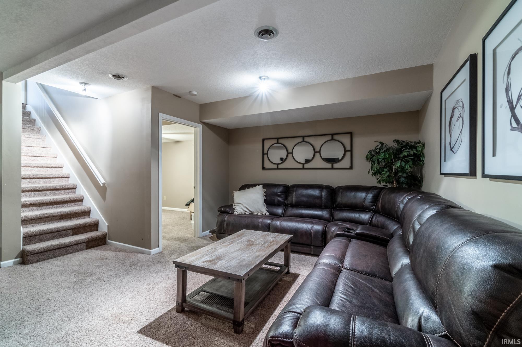 902 Hemingford Court