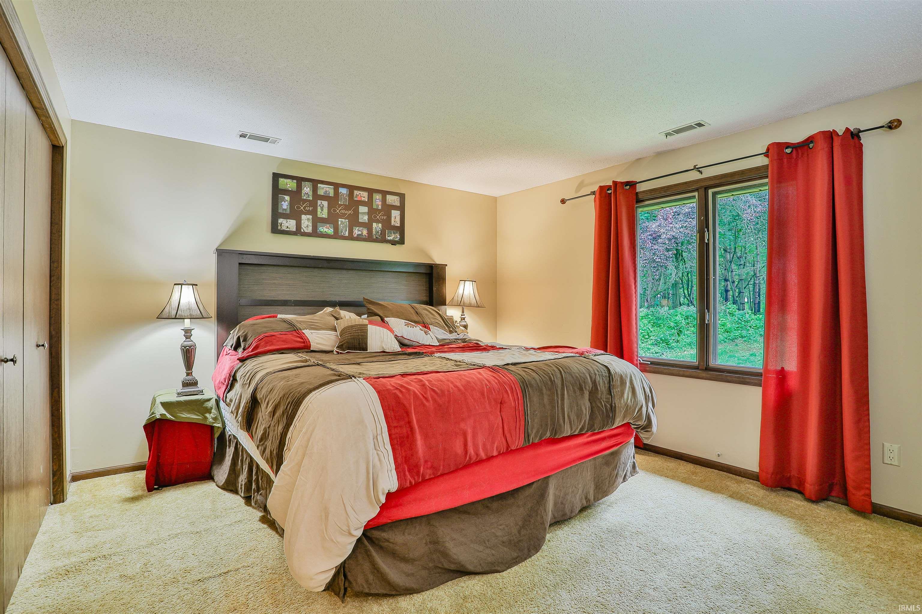 1402 Ivy Court