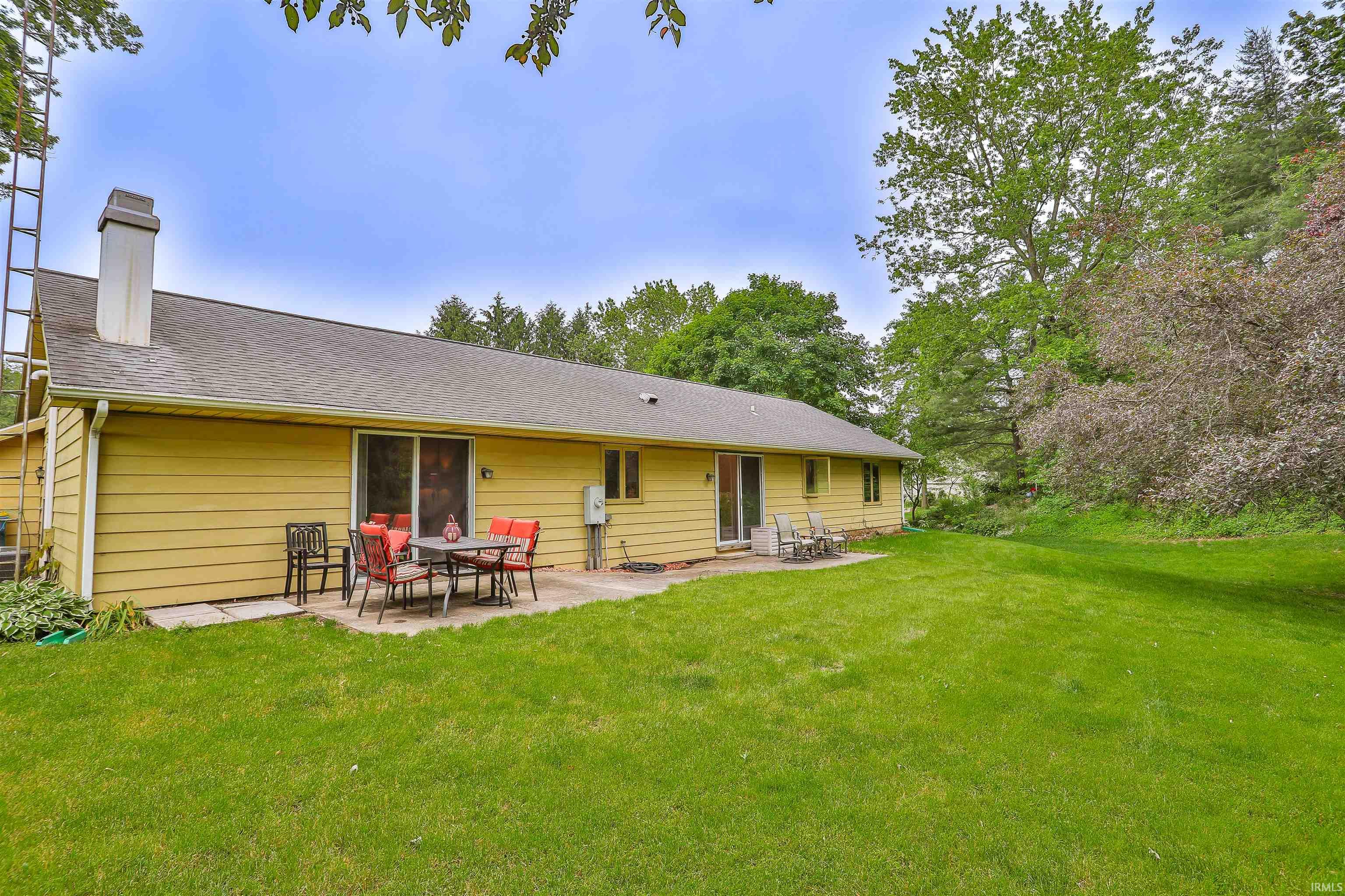 1402 Ivy Court