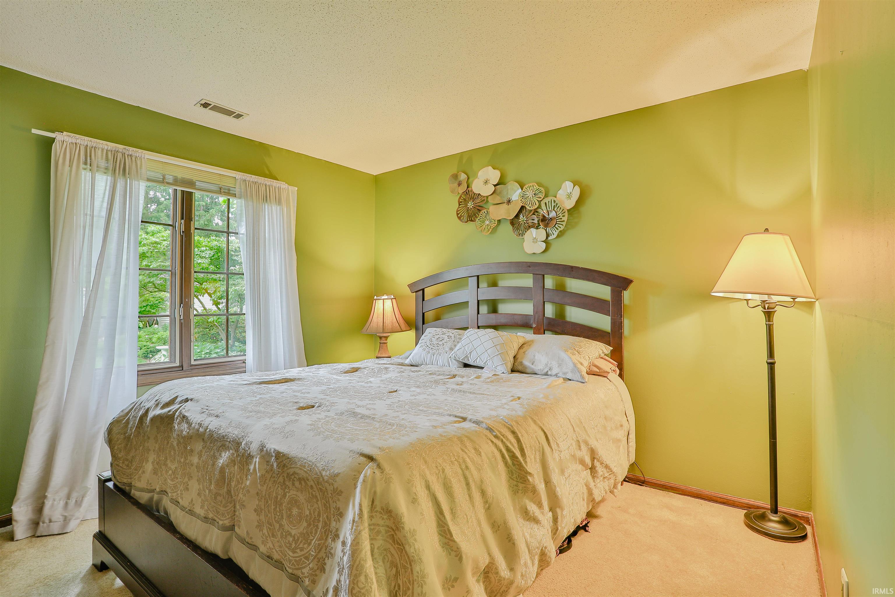 1402 Ivy Court