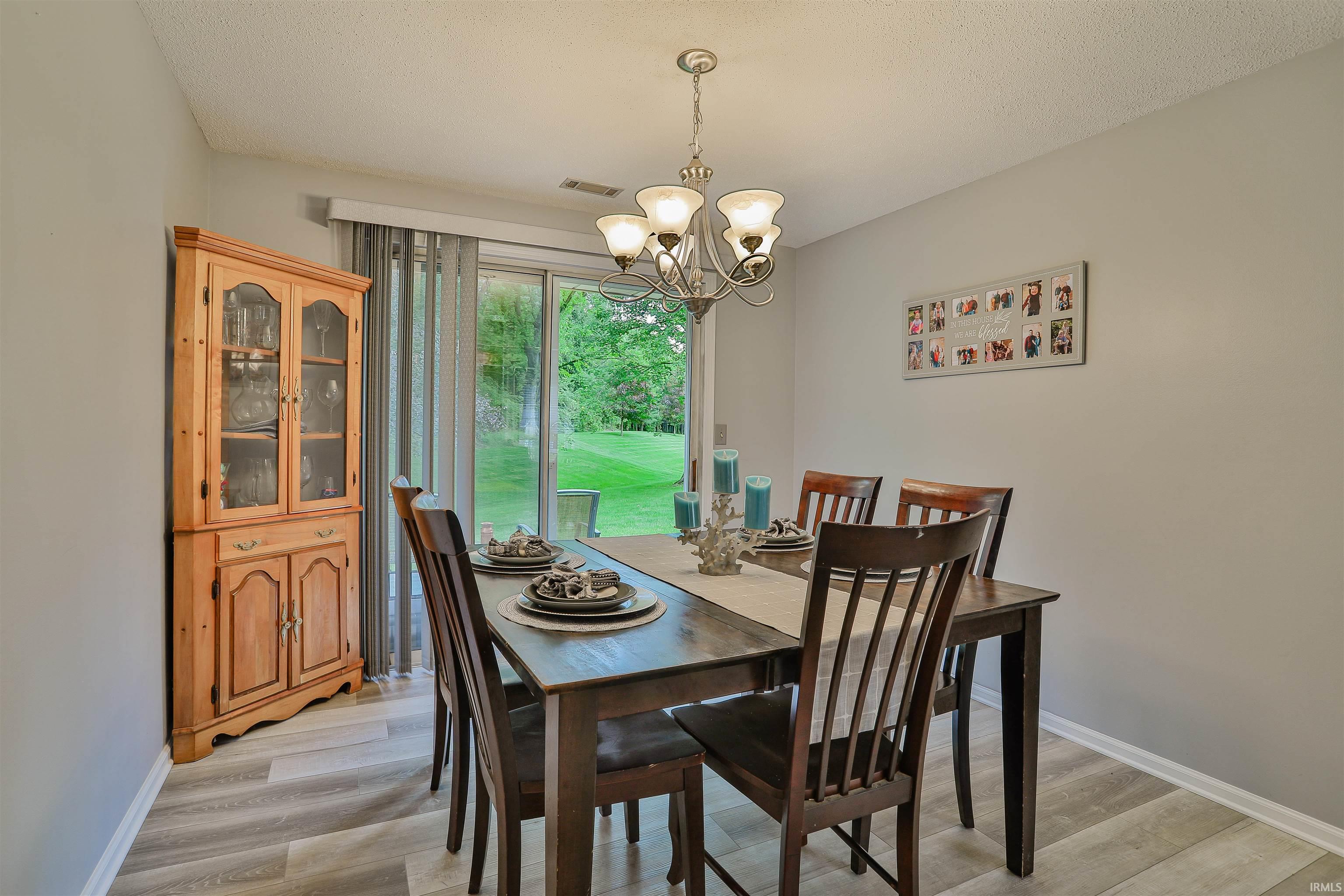 1402 Ivy Court