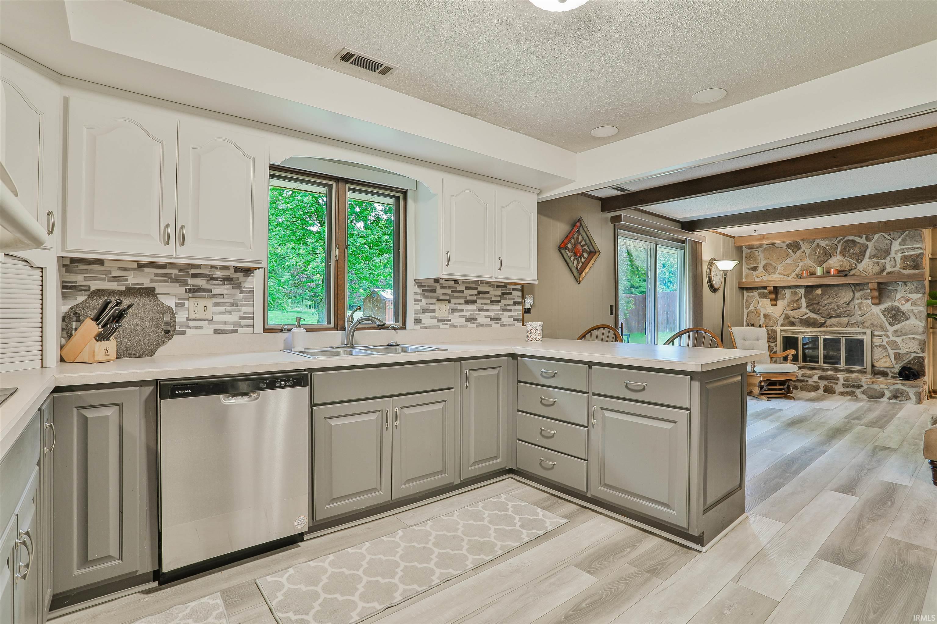 1402 Ivy Court