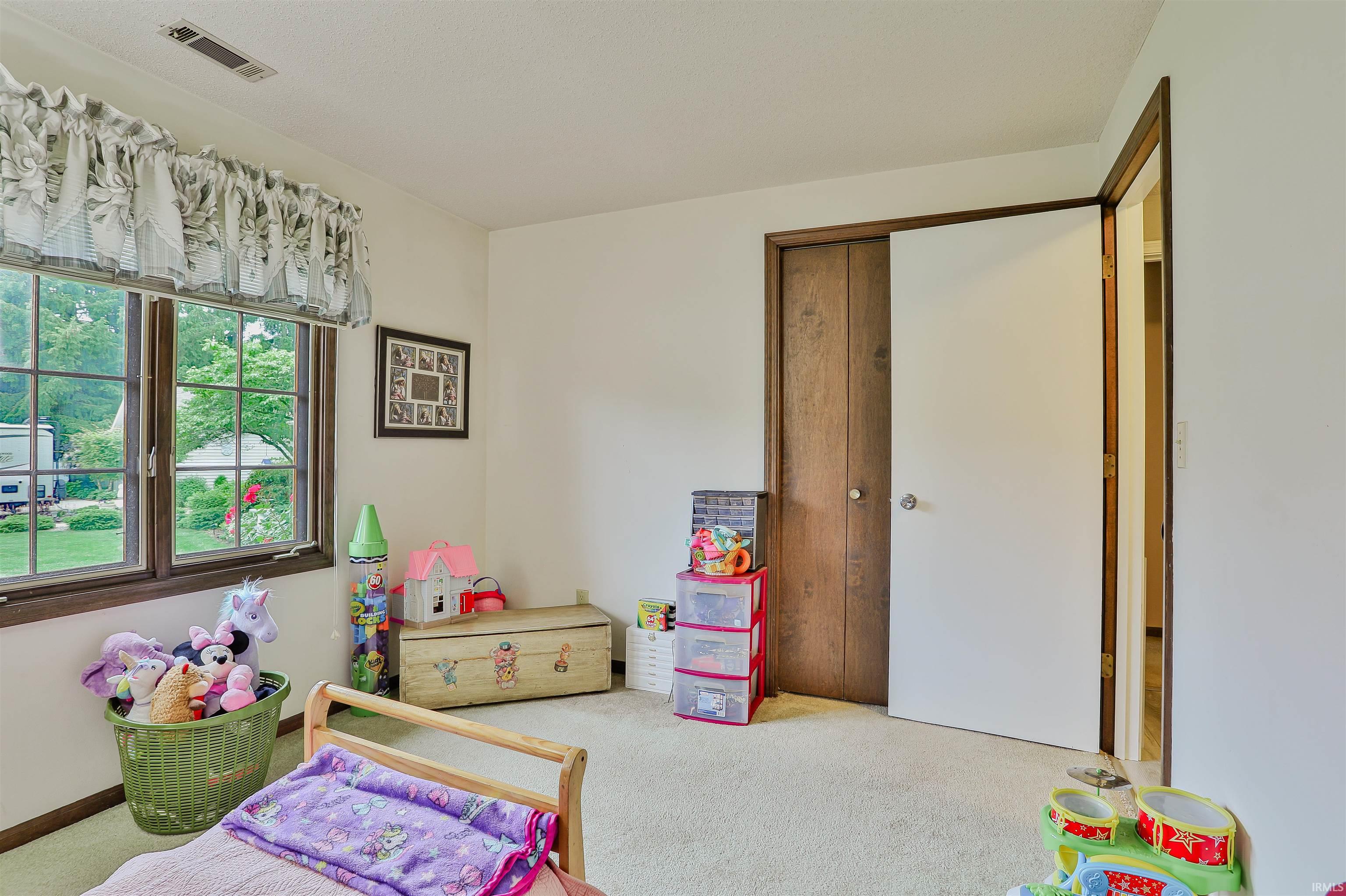 1402 Ivy Court