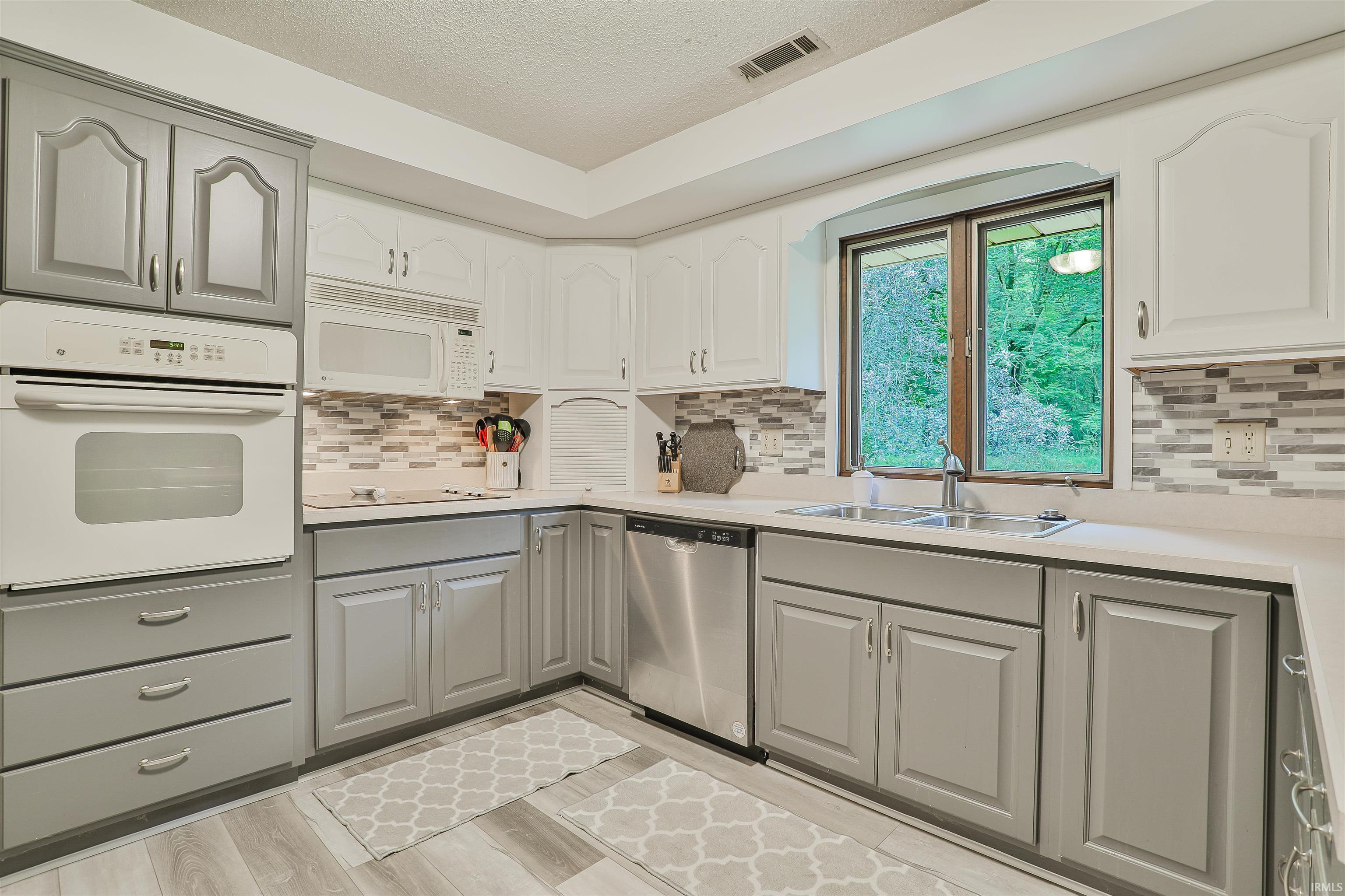 1402 Ivy Court