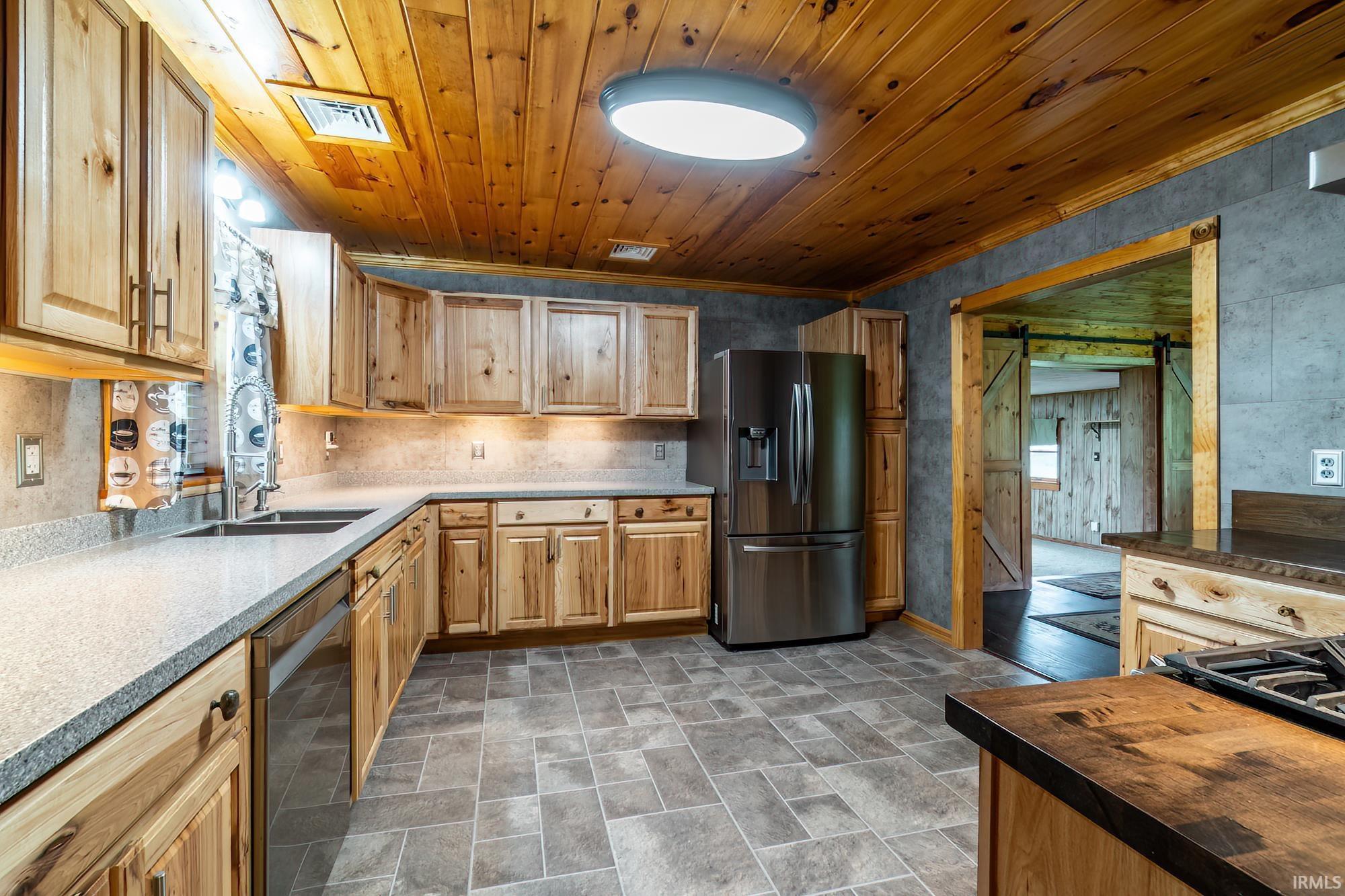 2399 N 700 E Road