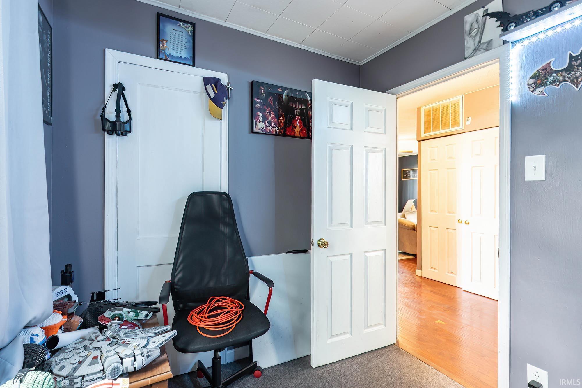 304 W Narrow Street
