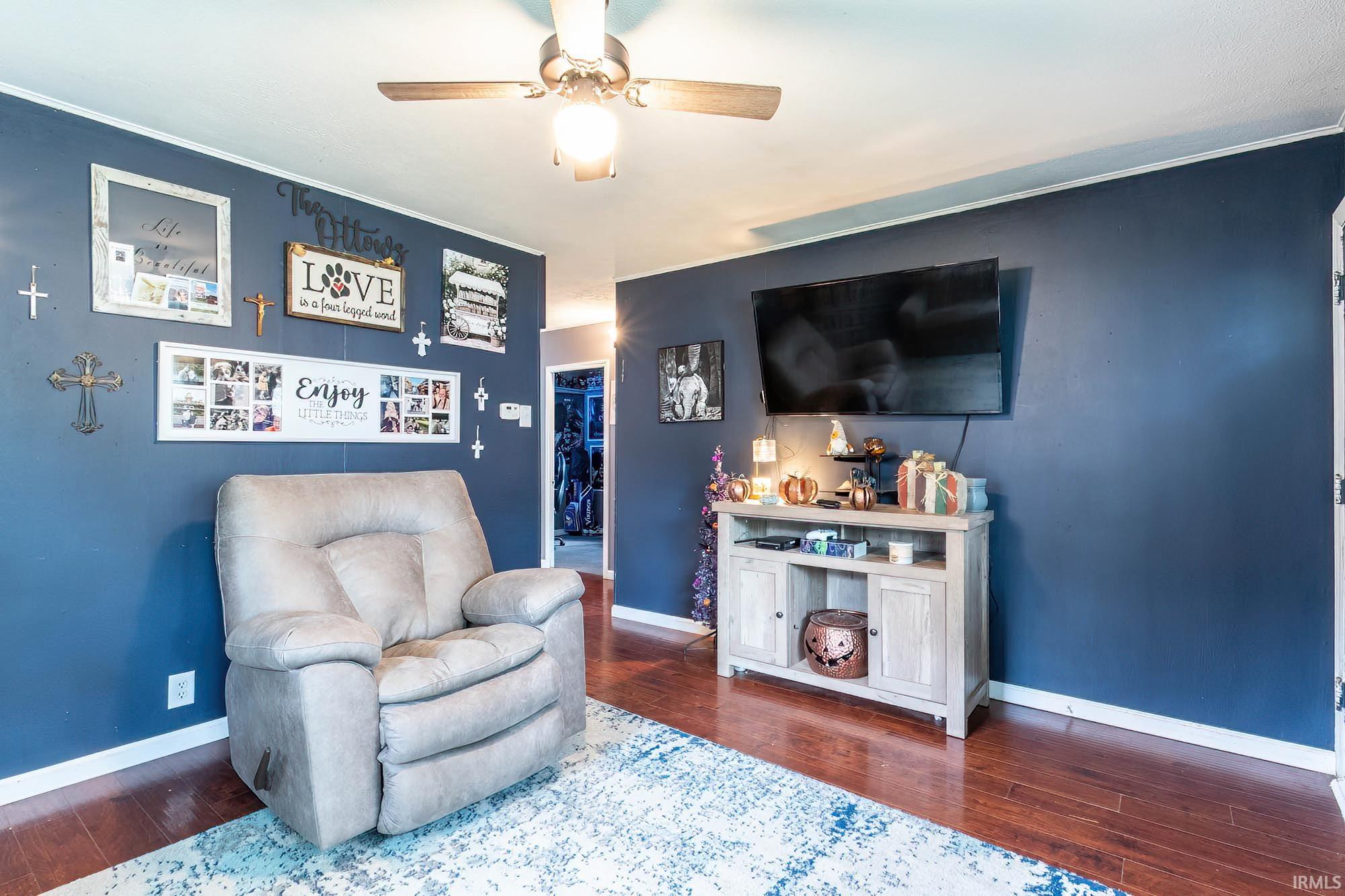 304 W Narrow Street