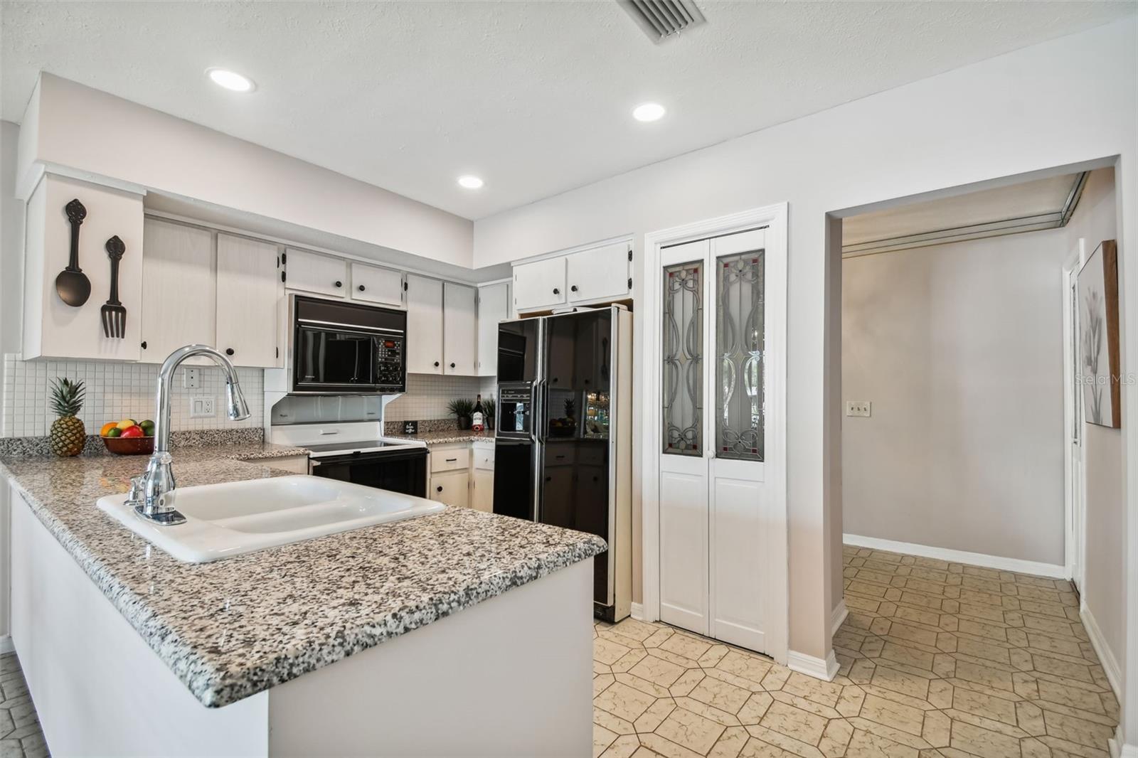 3936 VENETIAN WAY