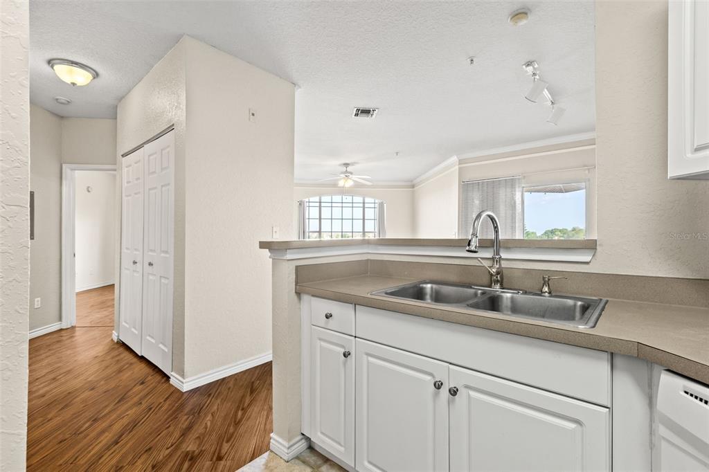 4323 BAYSIDE VILLAGE DR #312