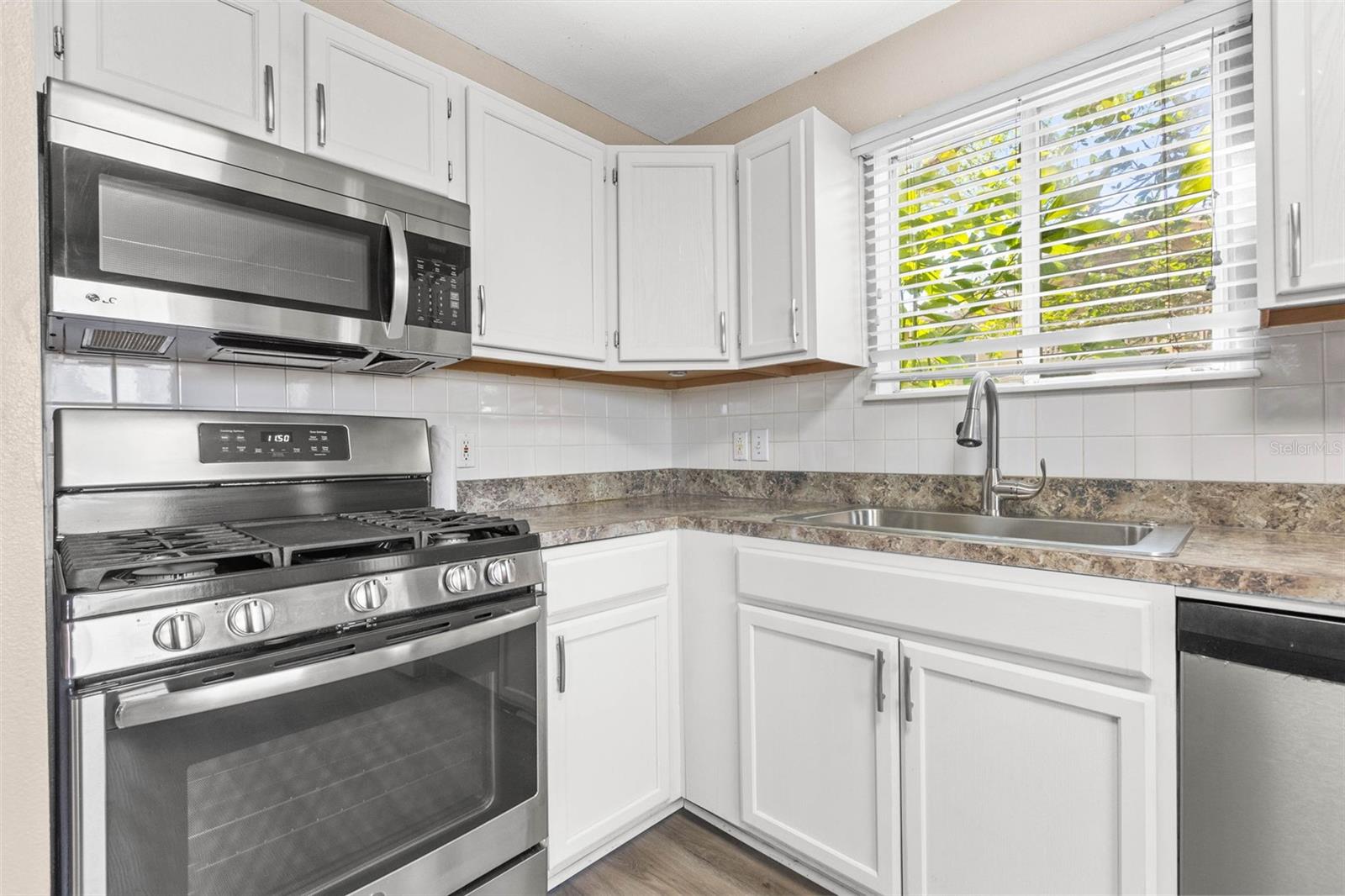 3402 CYPRESS HEAD CT