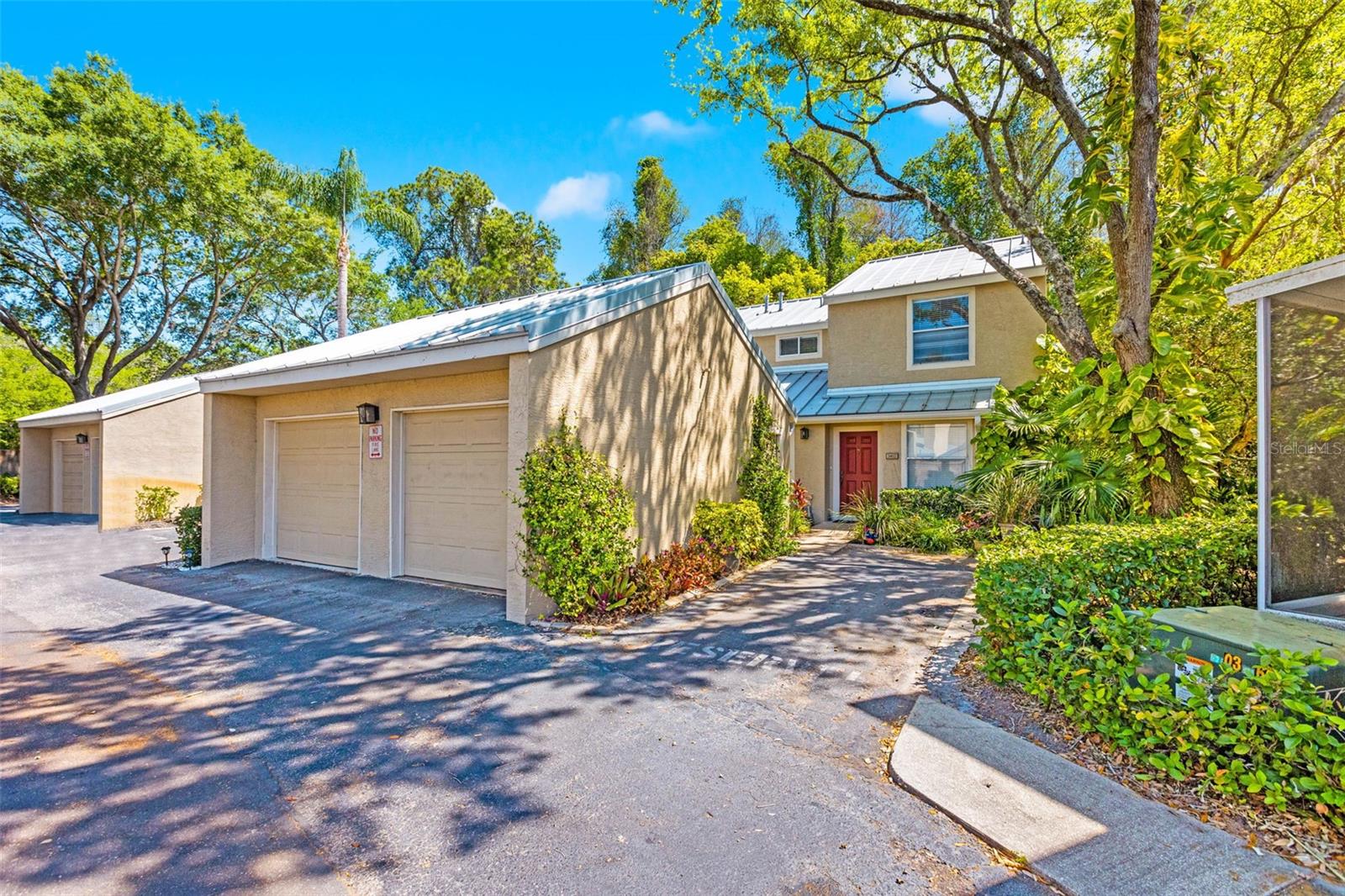 3402 CYPRESS HEAD CT