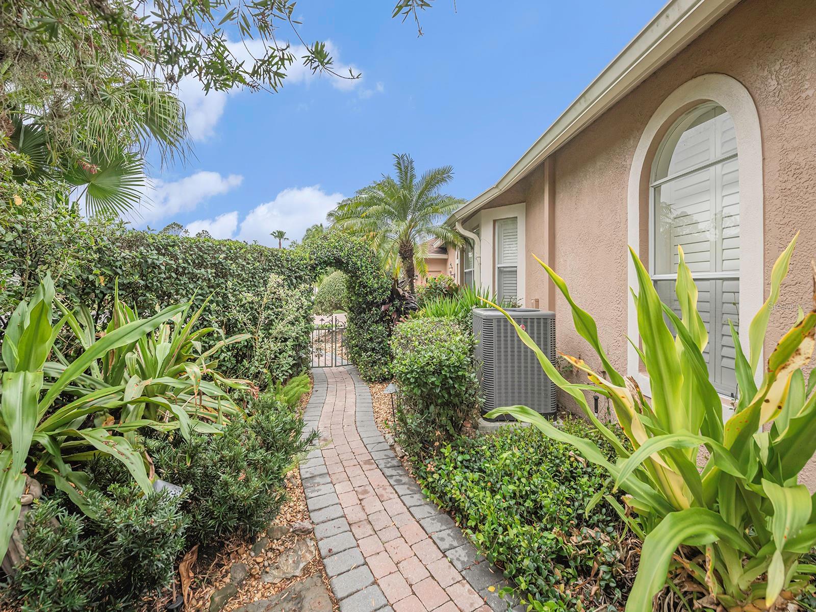 18101 PRINCESS POINT CIR