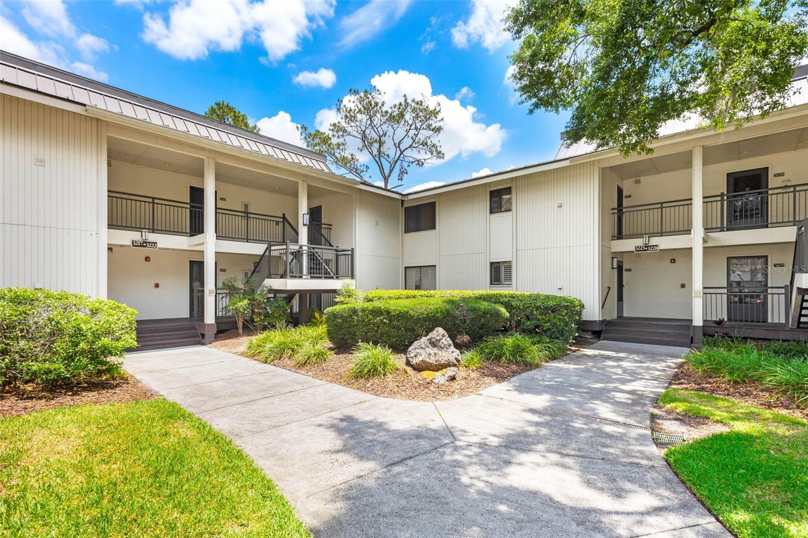 29147 BAY HOLLOW DR #3222