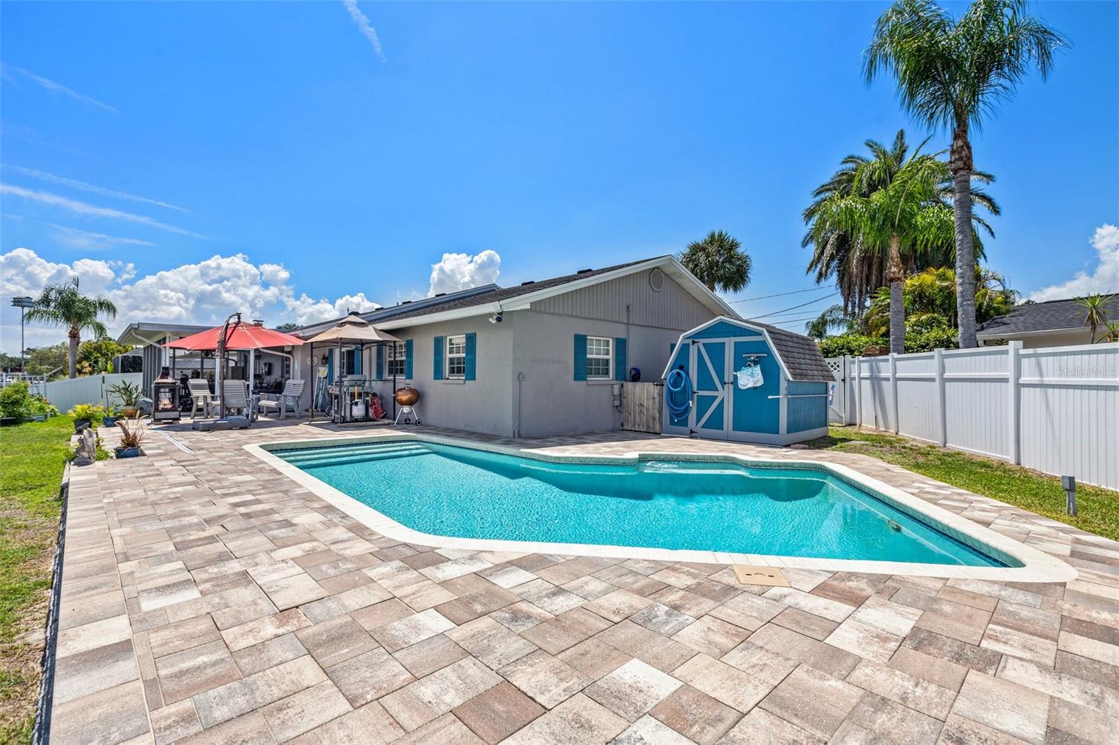 8725 HICKORYWOOD LN