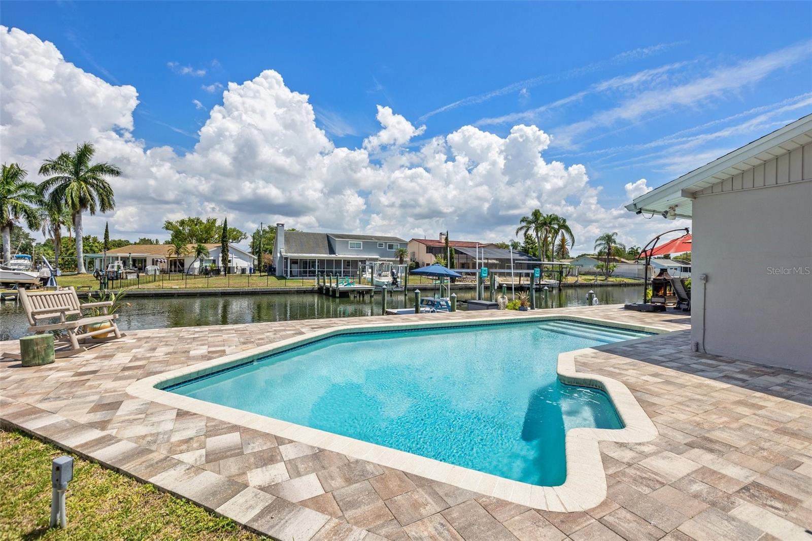 8725 HICKORYWOOD LN
