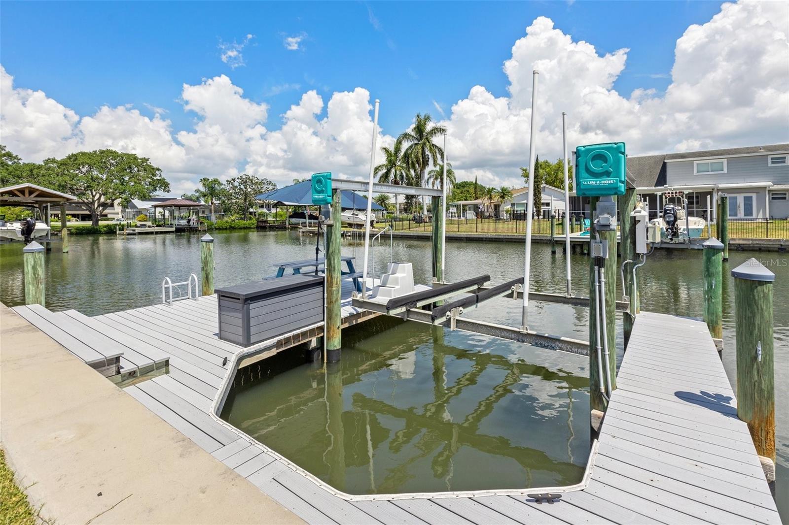 8725 HICKORYWOOD LN