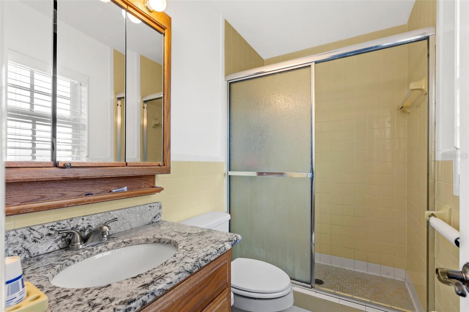 8725 HICKORYWOOD LN