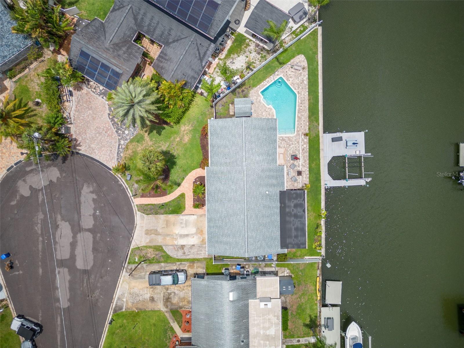 8725 HICKORYWOOD LN