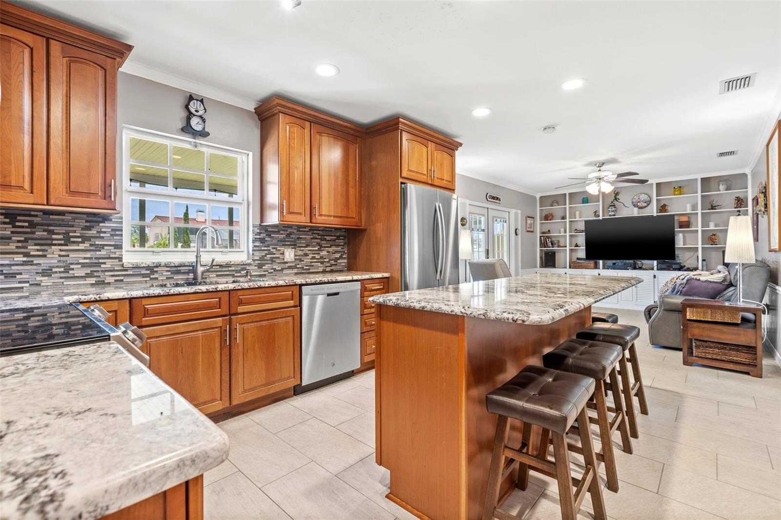 8725 HICKORYWOOD LN