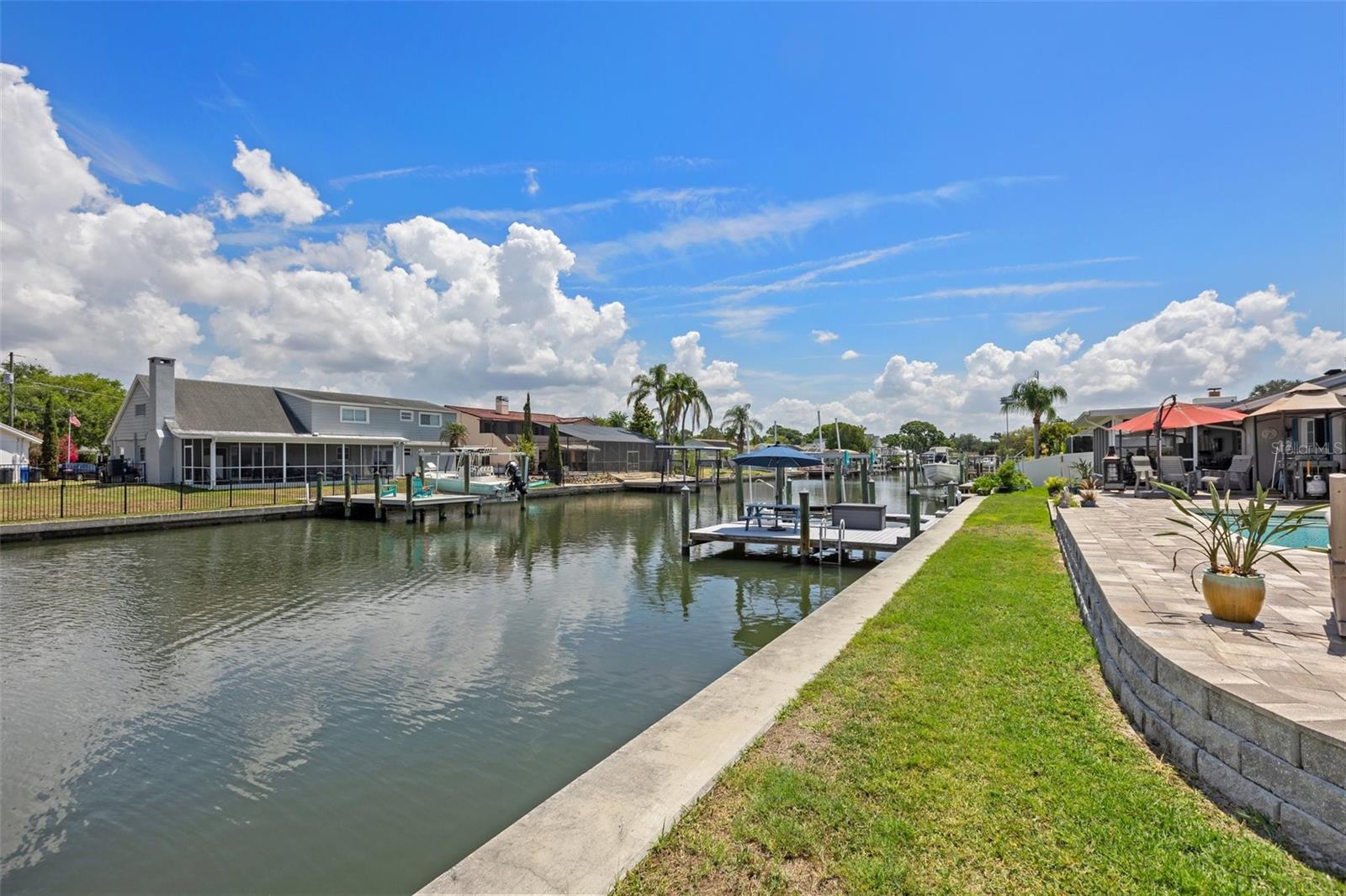 8725 HICKORYWOOD LN