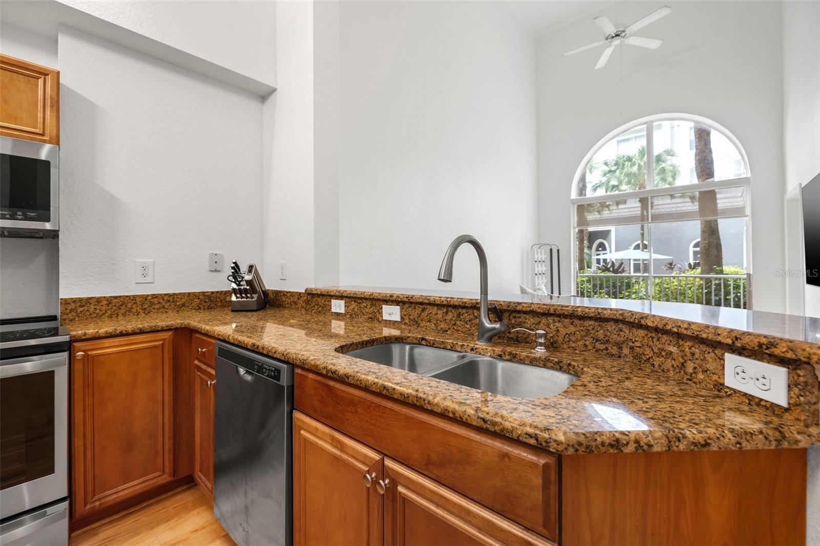 700 S HARBOUR ISLAND BLVD #142