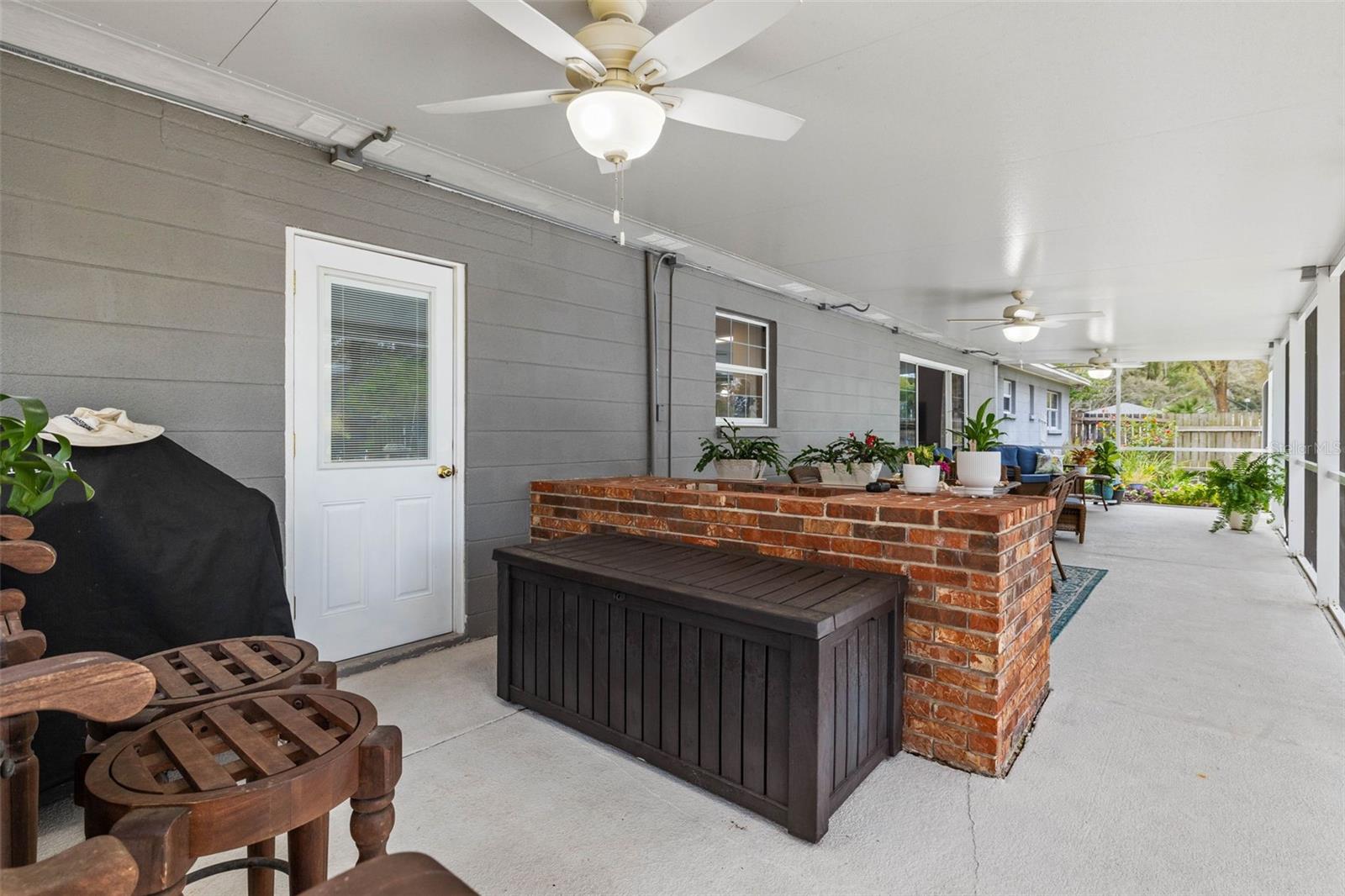 15810 WALDEN AVE