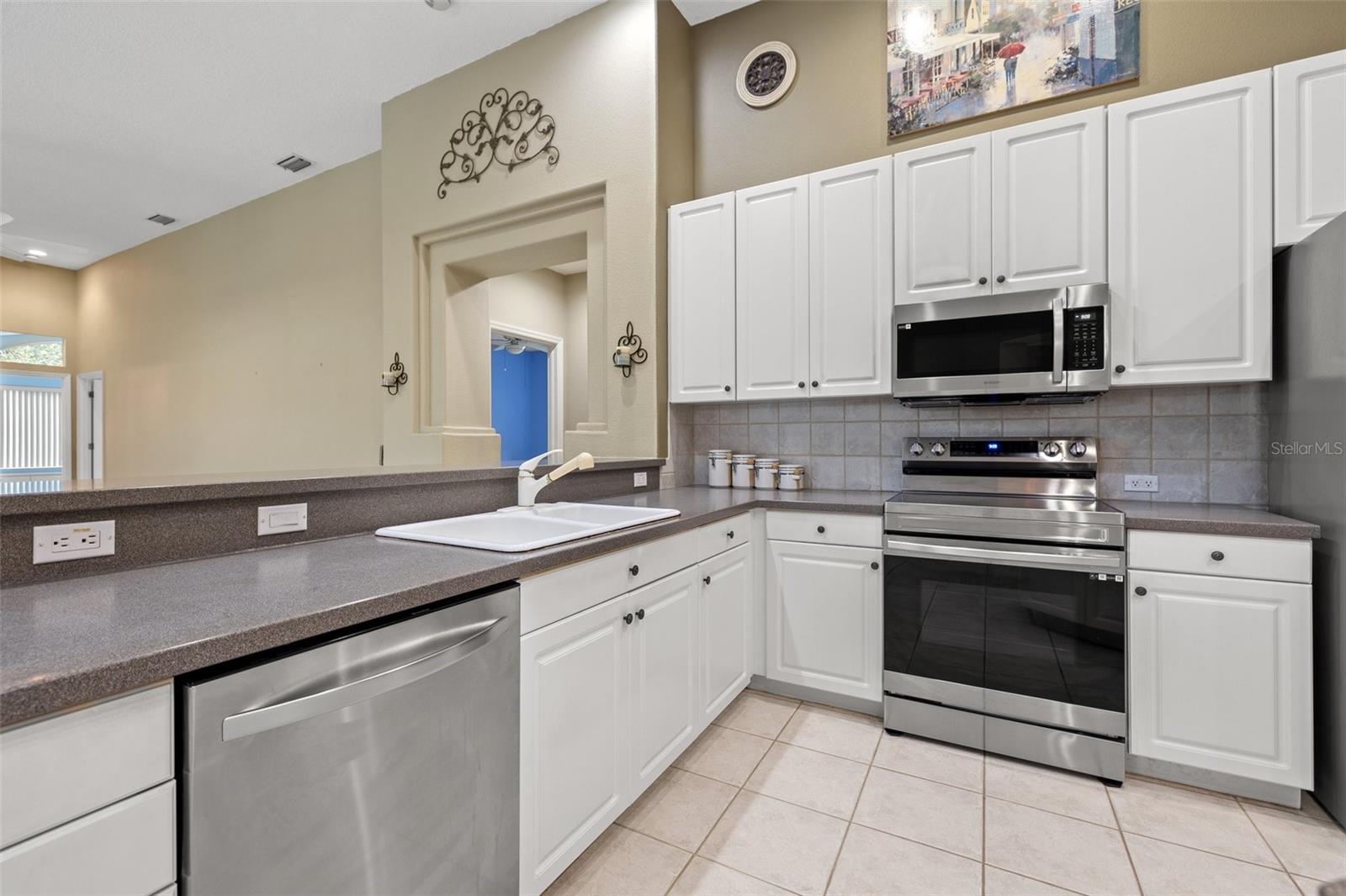 9215 HIGHLAND RIDGE WAY