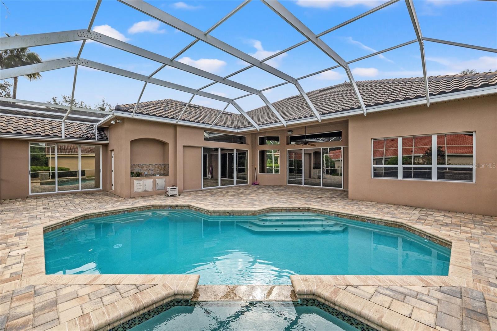 9215 HIGHLAND RIDGE WAY