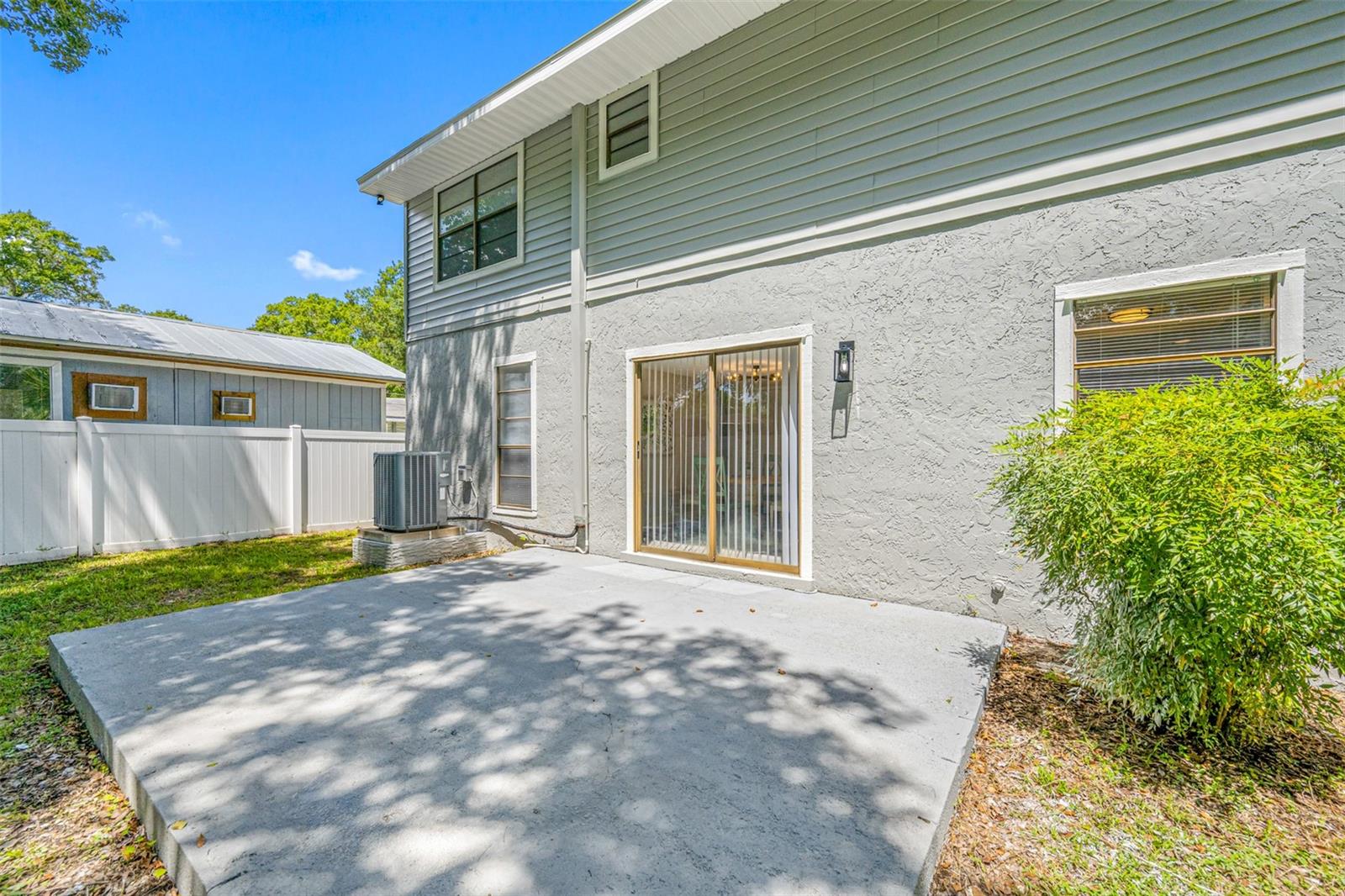 1712 W RIO VISTA AVE